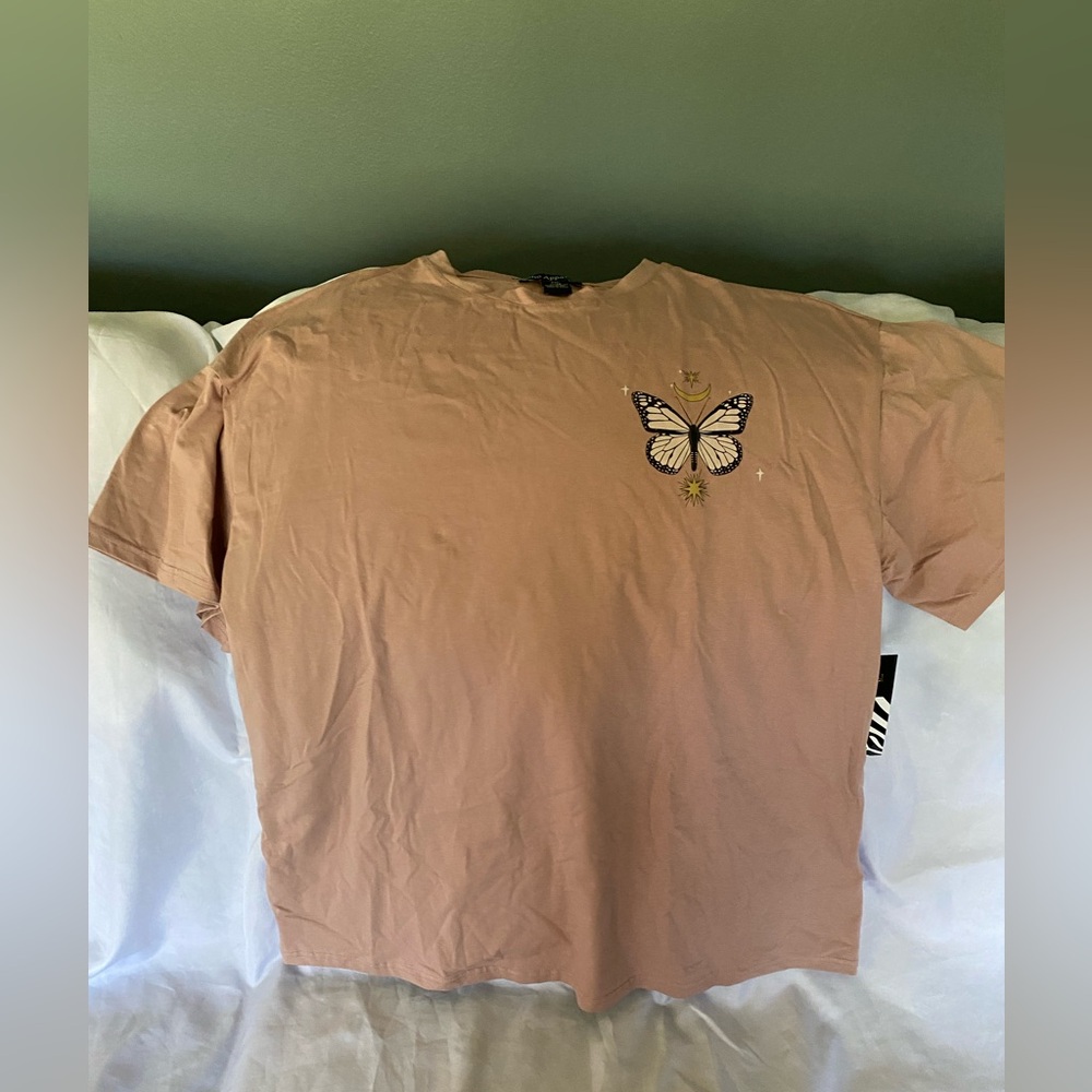 NWT SOHO apparel women’s butterfly Tshirt